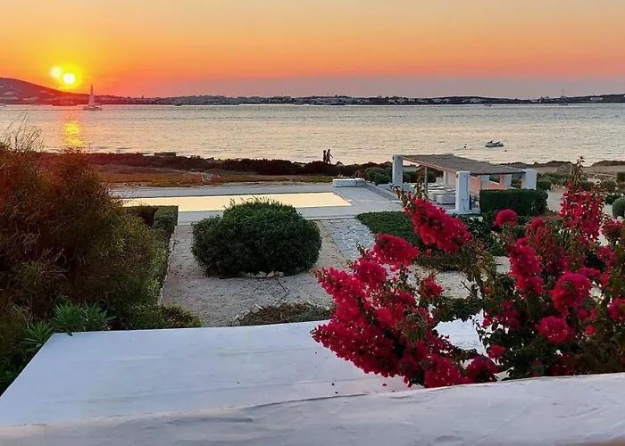 Rosanna Kite By The Sea & Pool With Sunset